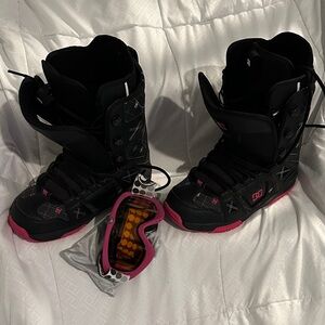 DC Women's Black and Pink Snowboarding Boots - Size 10 + Ski Goggles